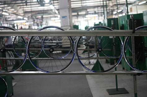 上海热线消费频道—— 探秘700bike代工工厂 把对自行车的爱与情怀